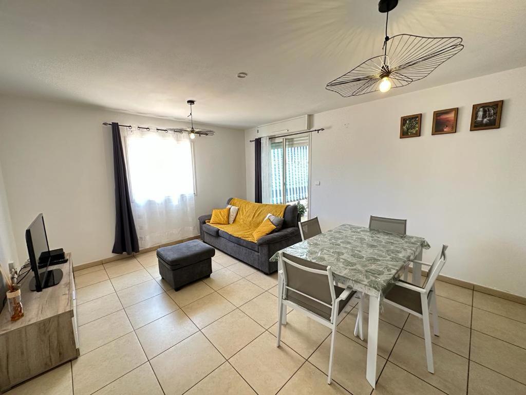 Appartement T3 Proche Aeroport Et Nordev Sainte-Clotilde Exterior foto